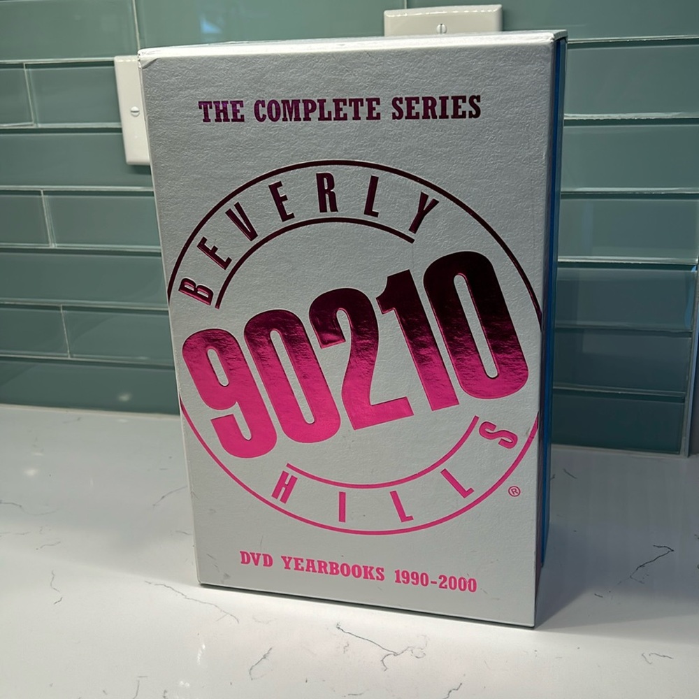 90210. Complete Series! 72-Disc DVD Set. Excellent Condition.